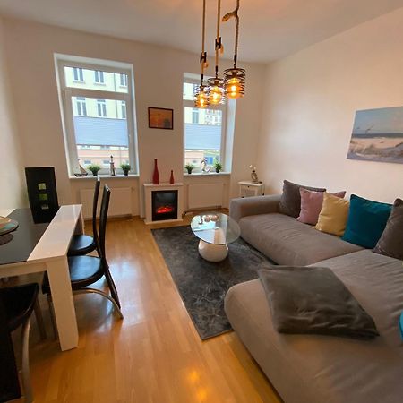 Zur Schleuse - Ferienwohnung Bis 6 Personen Mit Gem Garten Rostock Exterior foto