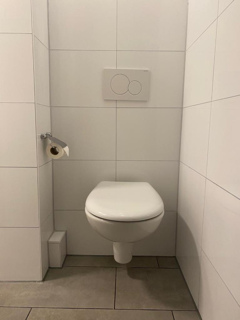 Zur Schleuse - Ferienwohnung Bis 6 Personen Mit Gem Garten Rostock Exterior foto